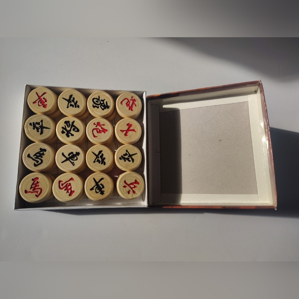 Chinese Chess Round Wood Pieces With Playing Board Set Red Black Images